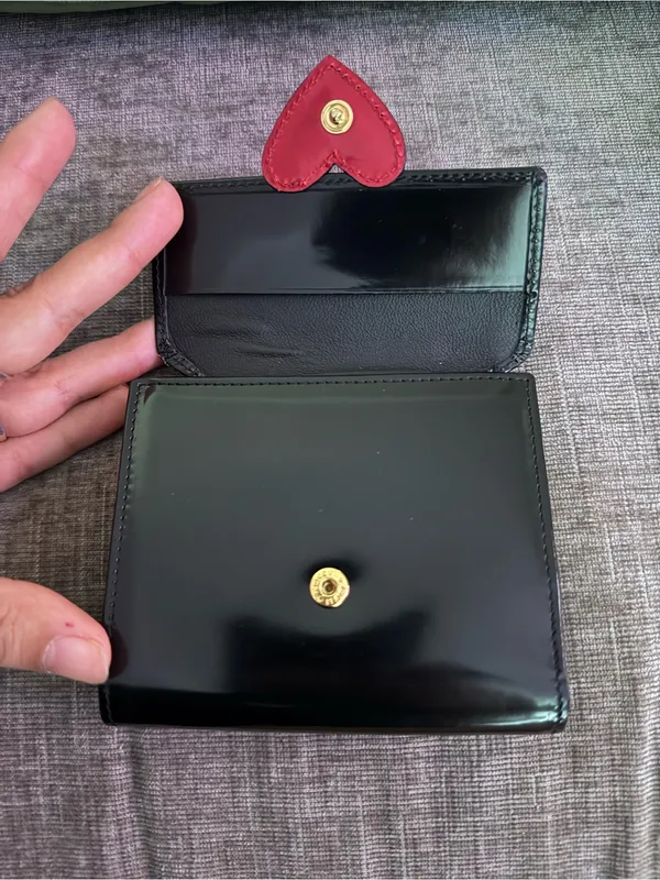 VINTAGE Moschino • Wallet • Leather • Tri Fold • Kiss Lock Coin Slot • Heart - Image 2
