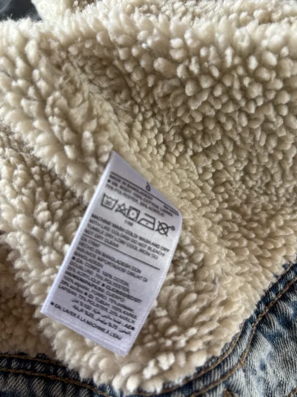 Old Navy Denim Jacket with Cream Sherpa Collar - Image 6