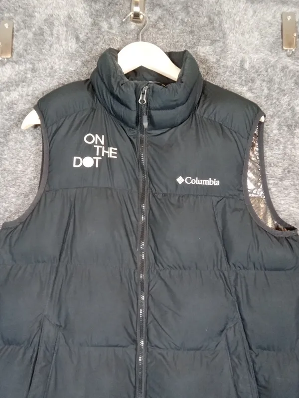 Columbia Black Puffer Vest with "On The Dot" Detail Omni Heat Insulated Vest W - Image 4