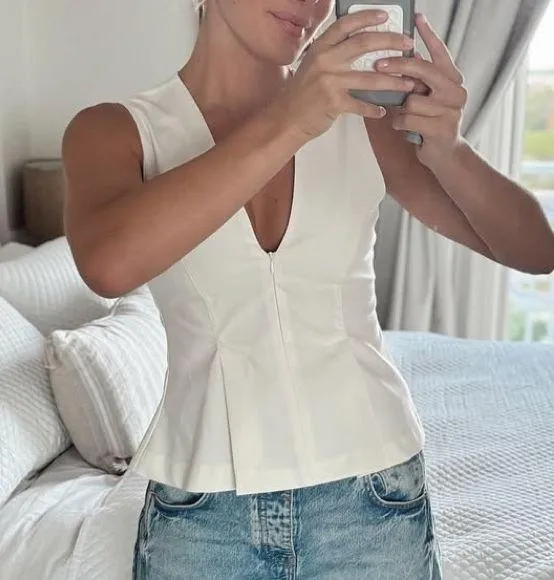 Zara NWT ivory zipper front peplum top - Image 3