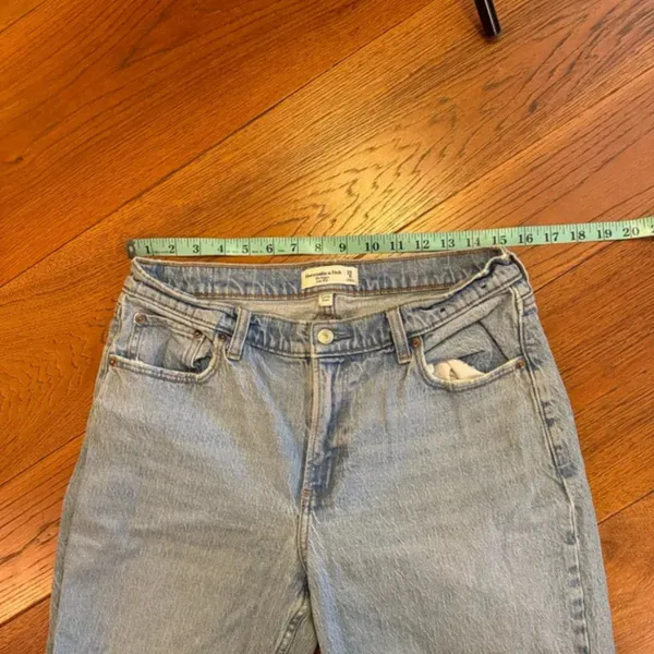 Abercrombie & Fitch Curve Love low rise baggy Jeans size 29 - Image 7