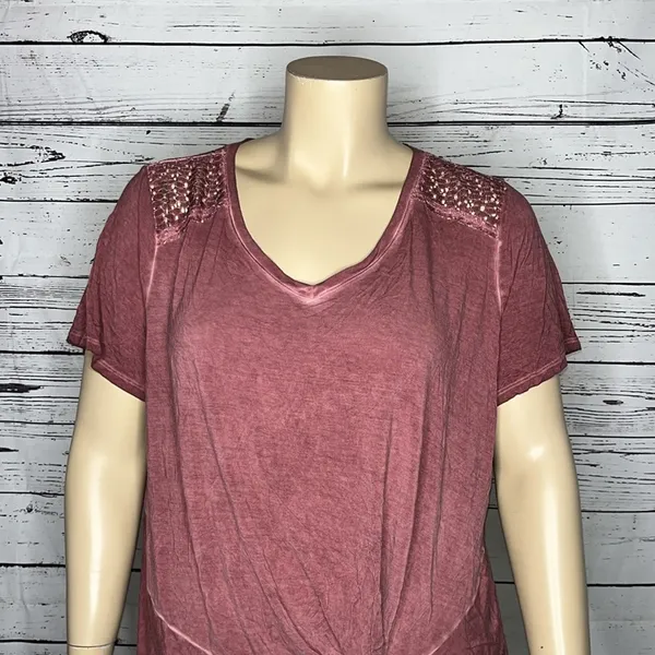 Maurices 24/7 NWT Size 2 Washed Purple Crochet Lace Knot Hemline Knit Top Shirt - Image 2