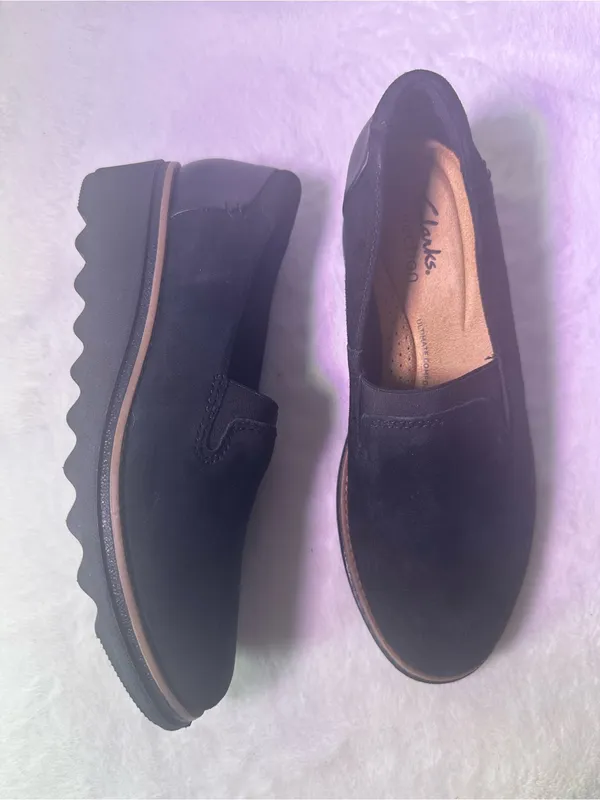 Clarks Black Suede Slip-On Wedge Mule - Image 5