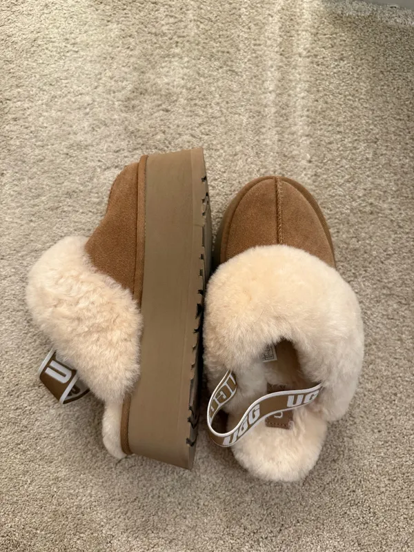 UGG Funkette Platform Slipper Sandals - Image 4