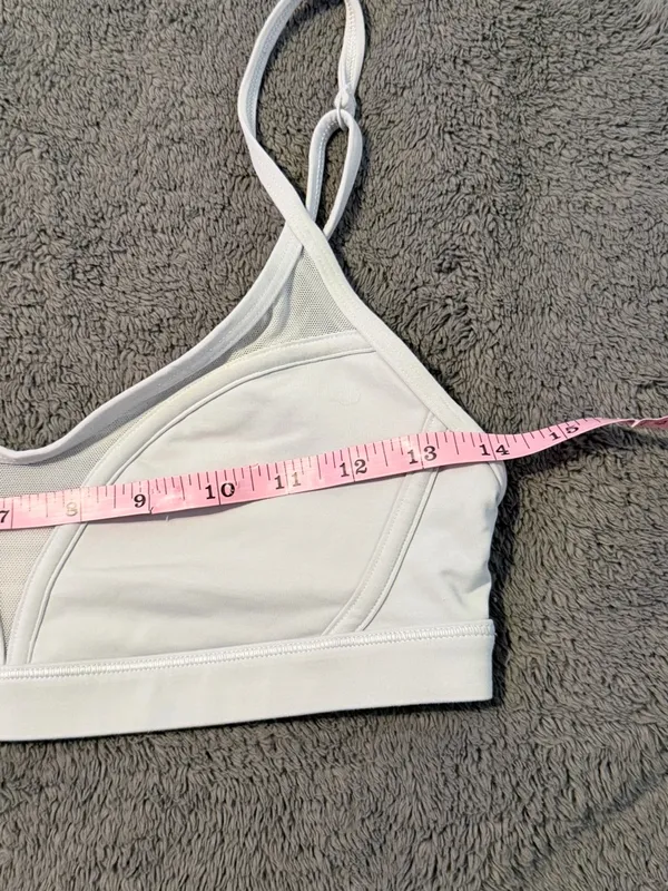 Lululemon sports bra size 4 - Image 2