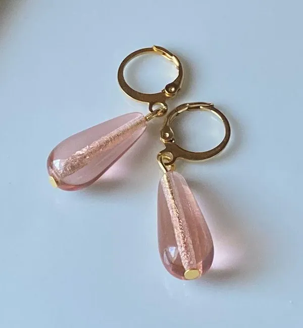 light pink Czech glass teardrop simple minimalist dangle earrings🩷 - Image 8