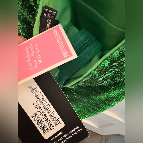 PrettyLittleThing Green Sequin Crossover Halter Bodycon Dress – US 8 – NWT - Image 3