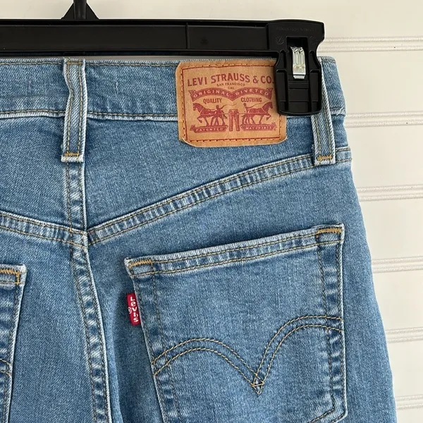 Levi’s High waisted Taper‎ jeans Size 25 - Image 6