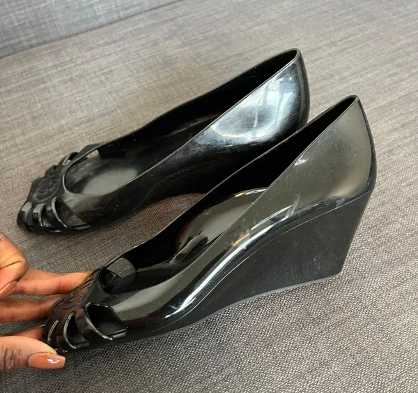 Gucci Vintage Sandal Wedges - Image 5