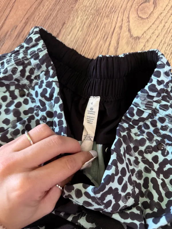 Lululemon spring break shorts - Image 3