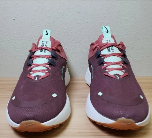 Nike women’s react escape run 2. Burgundy mint colour  - Image 7