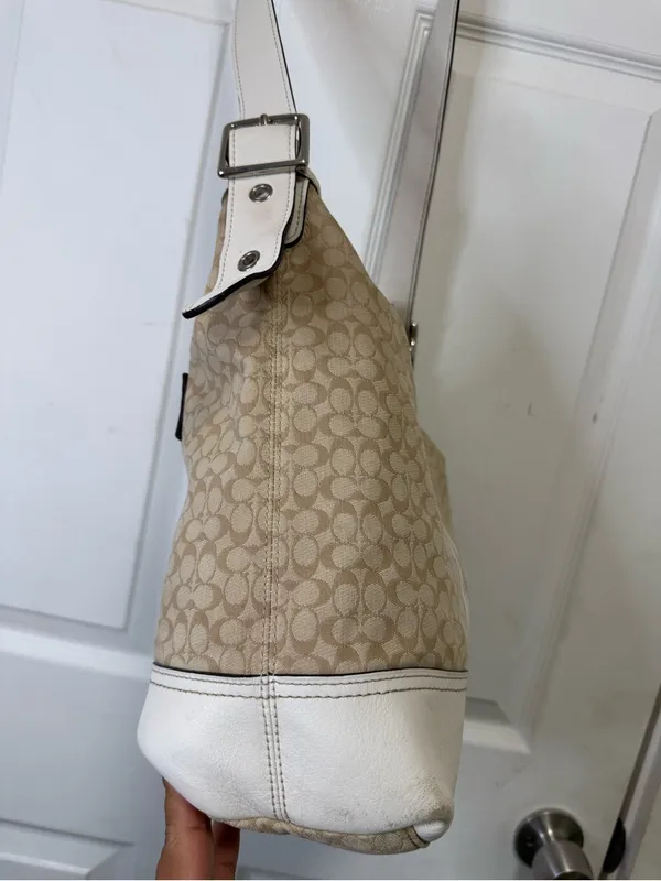 Coach Beige Signature Stripe Crossbody Bag - Image 4