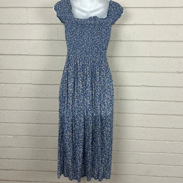 Urban Outfitters Kimchi Blue Picnic Blue Floral Smocked Midi Dress size S - Image 7