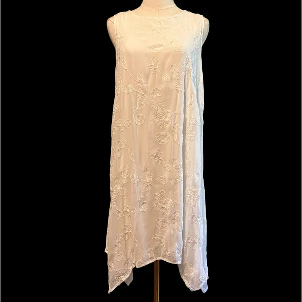 ELLE White Dress SZ L Embossed W/ Embroidery LWD Bow Tie Back Handkerchief Sheer - Image 2