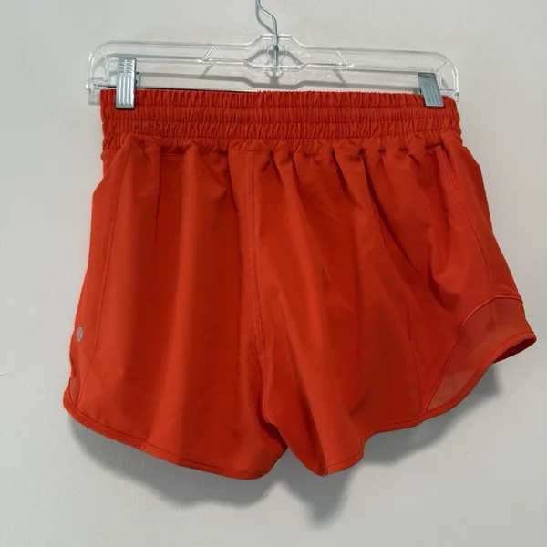 Lululemon Hotty Hot‎ High-Rise Lined Short 2.5" in Orange/Red Size 6 - Image 2