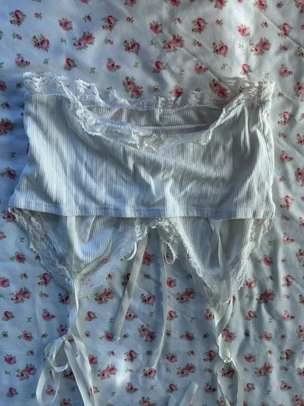 White Lace - Image 3