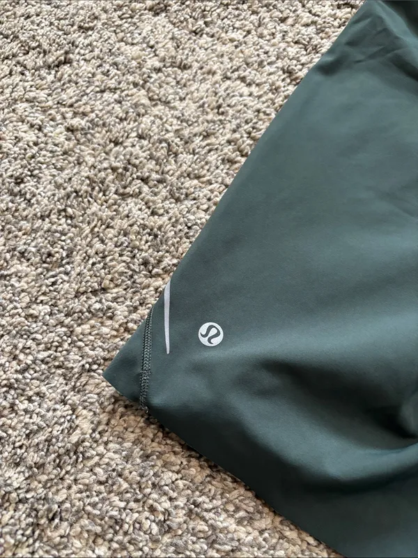 Lululemon Base Pace High-Rise Reflective Short 8" size 12 - Image 3