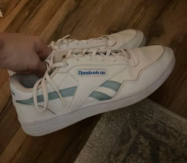 Reebok Sneakers - Image 4
