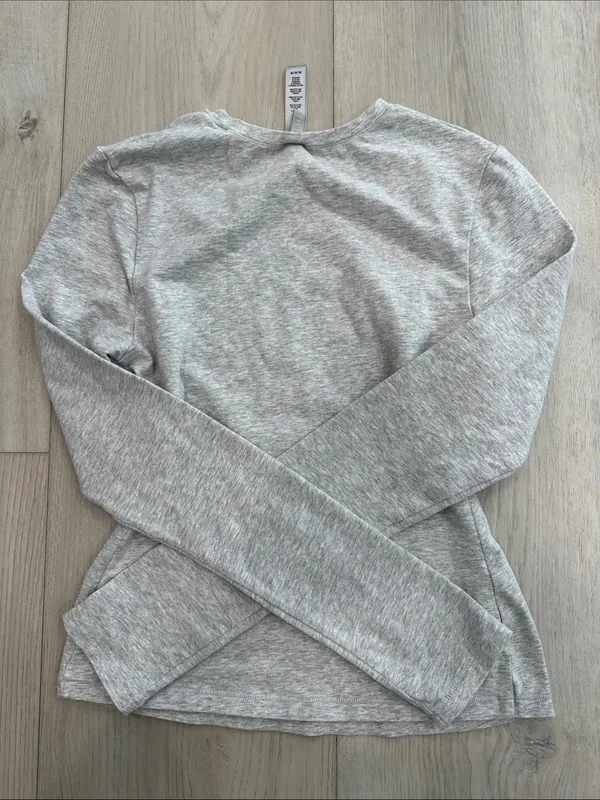 SKIMS Heather Gray Long Sleeve Crew Neck Top - Image 4