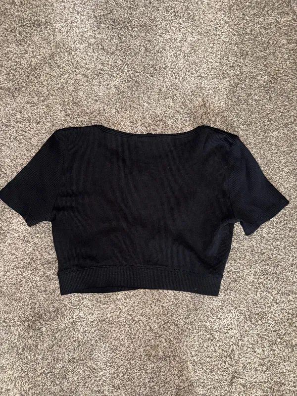 Zara Ribbed Short Sleeve Ruched Front Crop Top - Image 2