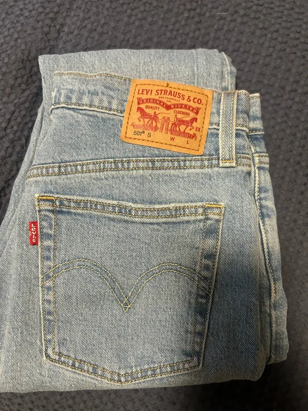 Levi’s light wash 591 Jeans - Image 4