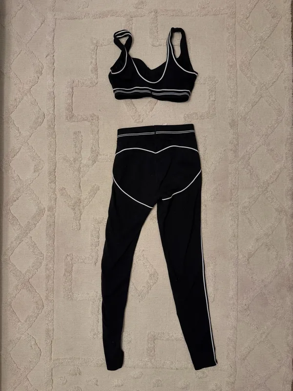Alo Yoga Set Heart Throb - Image 2