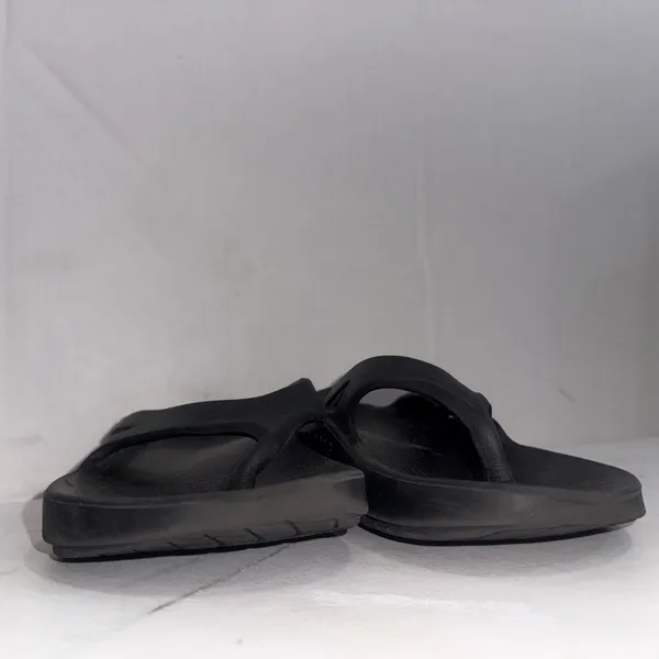 OOFOS Ooriginal Recovery Black Sandals Thong Flip Flops Women's Size 9 Men's 7 - Image 3