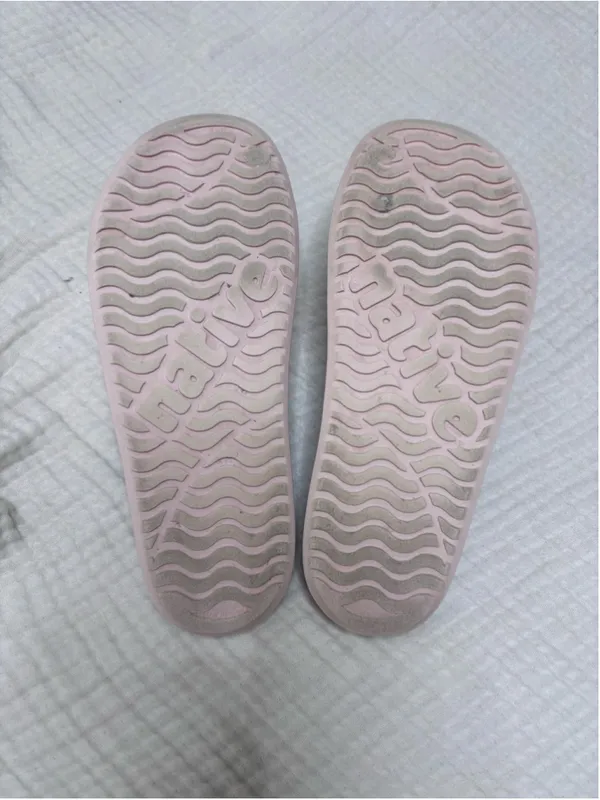 Women’s Native Shoes Pink Slides Sandals size 10 Spencer style - Image 3