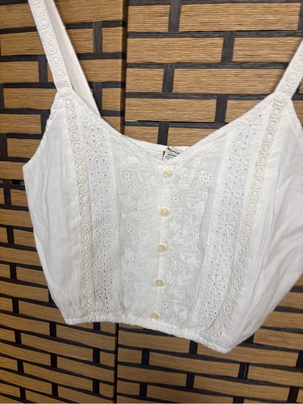 American eagle white lace crop tank size medium - Image 3