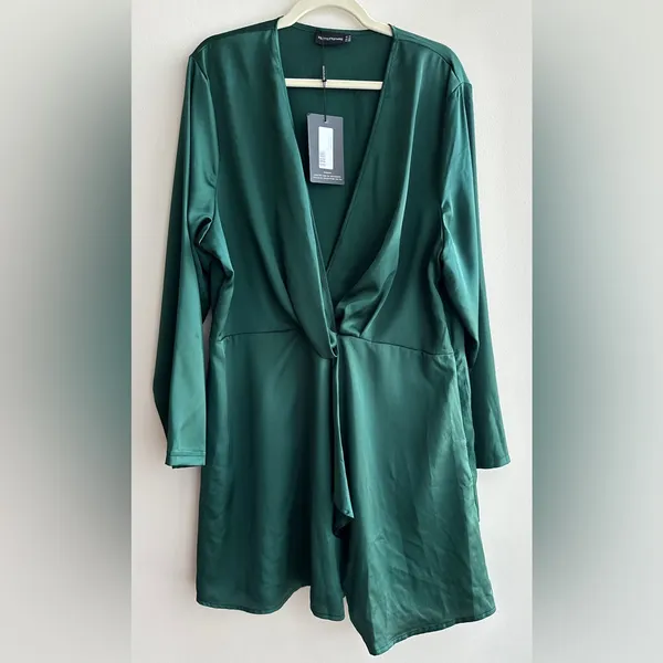 PrettyLittleThing The Emerald Green Satin Long Sleeve Wrap Dress, Size 1X - Image 3