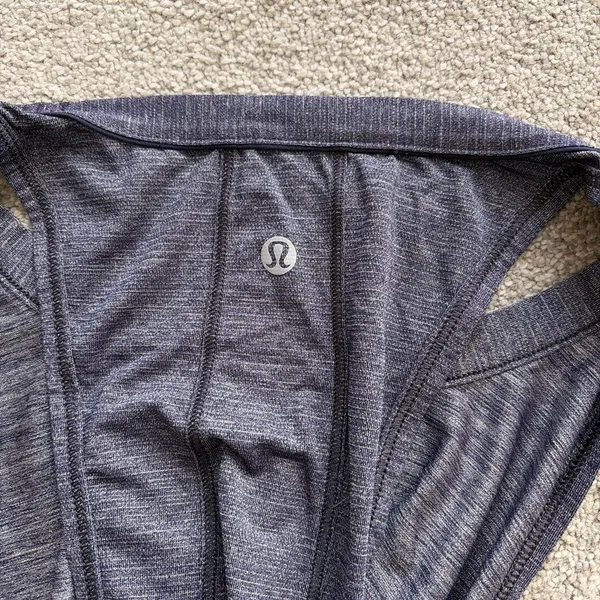Lululemon Muscle Tank - size 4/6 - Image 5