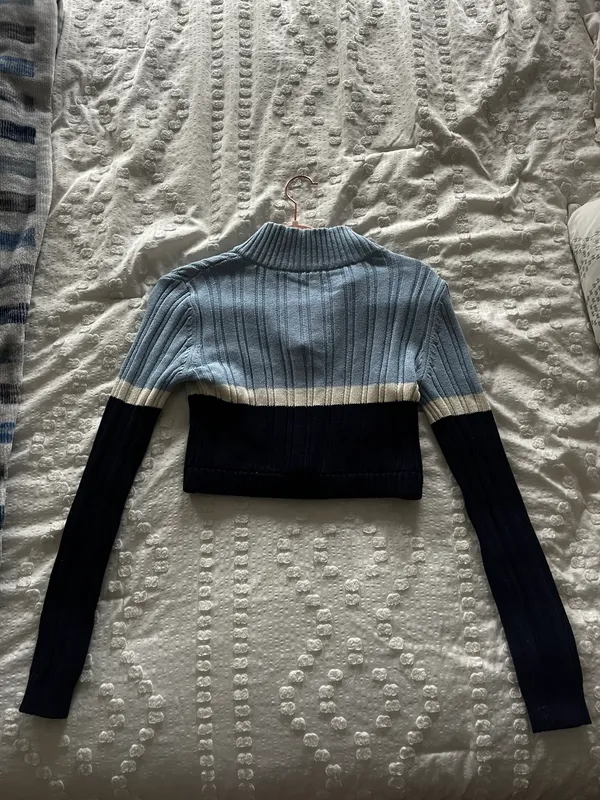 Garage Cropped Sweater - Image 4