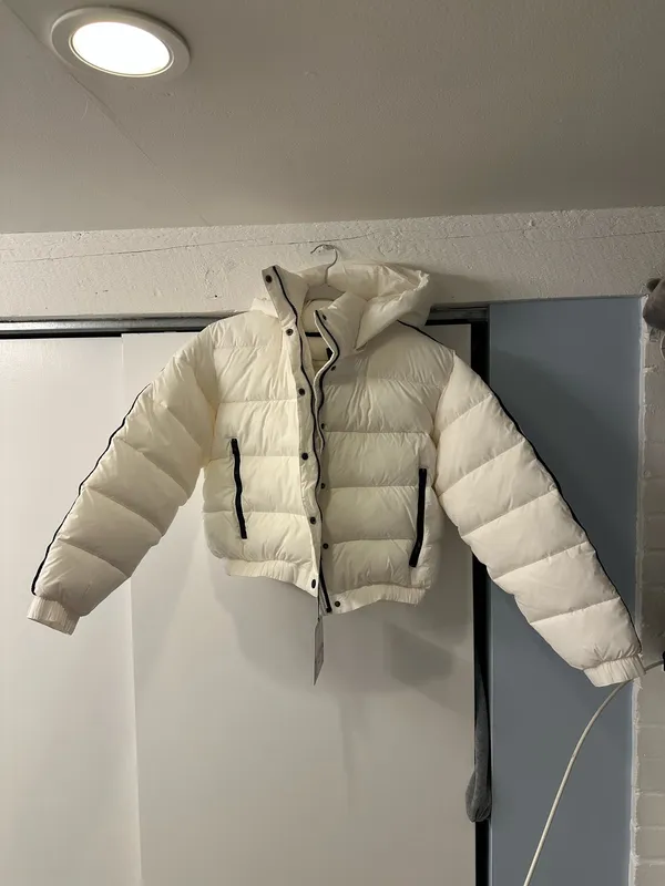 Alo Yoga Puffer Jacket Aspen Love - Image 4