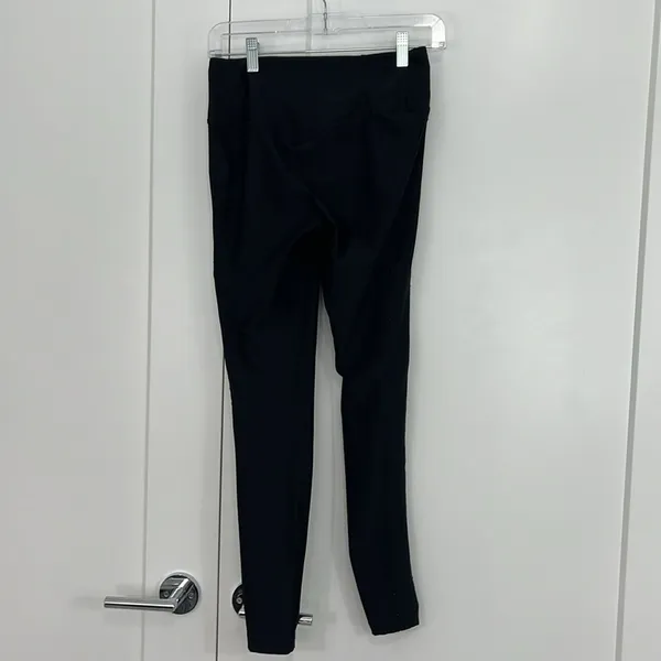 Nike XS Black Dri-Fit Ankle Leggings with Waist Key Pocket - Image 5