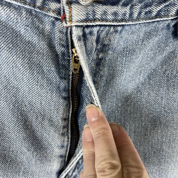 Vintage Levi’s 550 Relaxed‎ Tapered Jeans 100% Cotton | Size 14 M Casual 90’s - Image 5