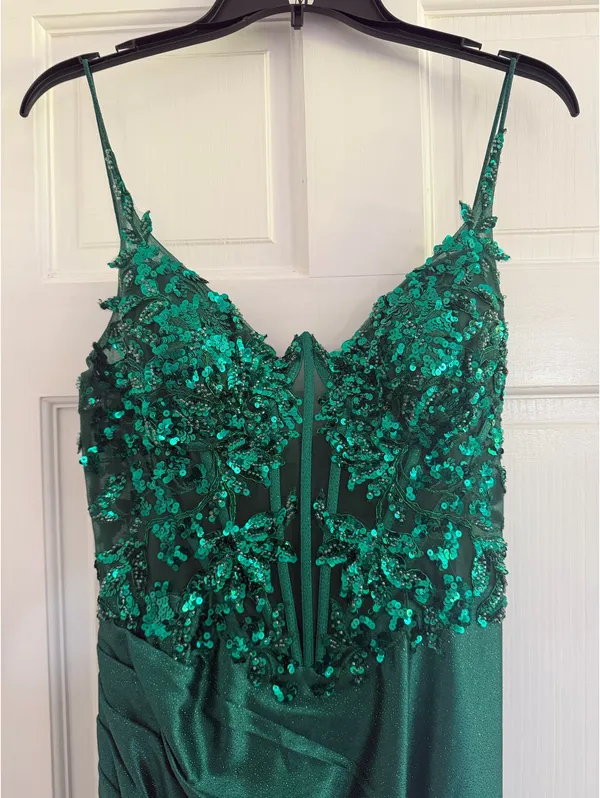 Boutique Green Sequin Prom Dress - Image 5