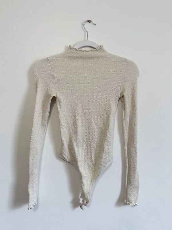 Free People Mara Mock Neck Bodysuit Size Medium M/L Cream Textured - Image 2