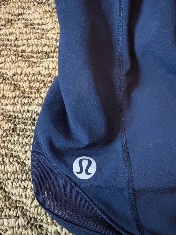 Lululemon 4inch hotty hot - Image 3