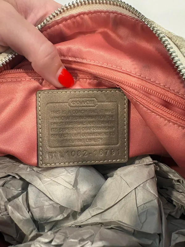 Coach hobo purse - Image 6