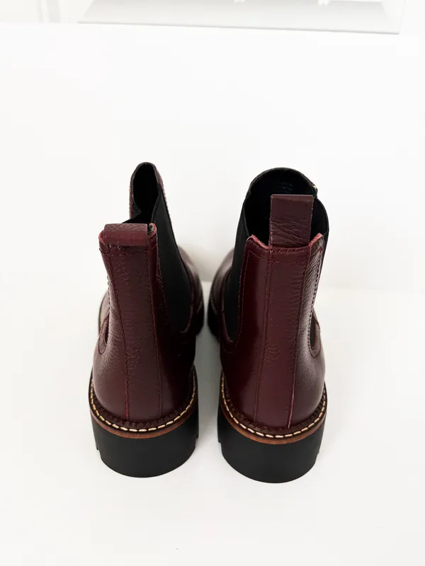Caslon Miller Water Resistant Chelsea Boots in Burgundy Leather Size 5.5 NWOB - Image 4