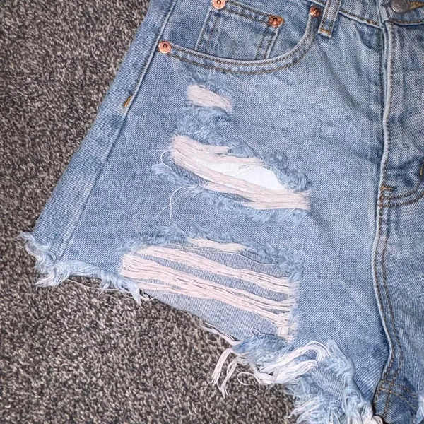 Signature 8 High-waisted distressed denim shorts in blue - Image 6