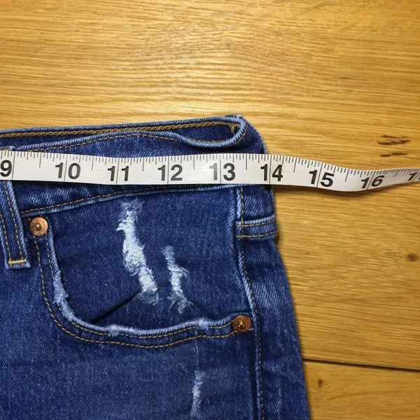 Levi’s ribcage shorts Jean shorts 28 button-fly medium dark wash distressed jort - Image 3