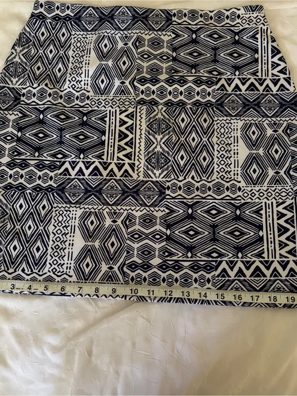 Like New pencil skirt in navy and white geometric print | size L - Image 5