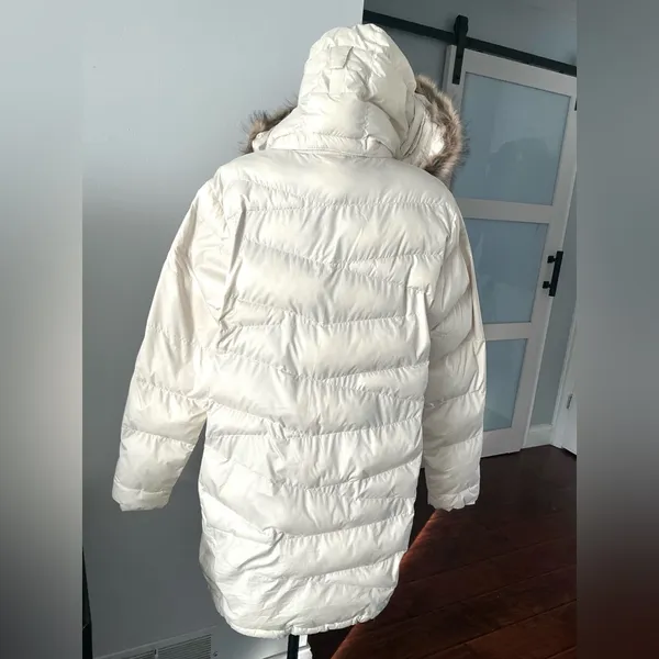 COLUMBIA puffer coat - needs some TLC ❄️ - Image 2
