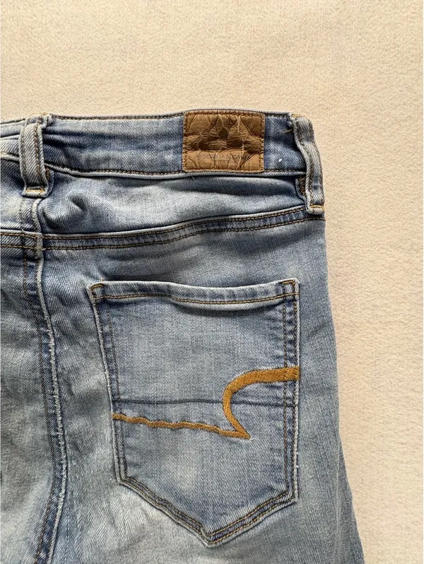 American Eagle Super Stretch Women’s Skinny Jeans Size 2 Light Wash - Image 10
