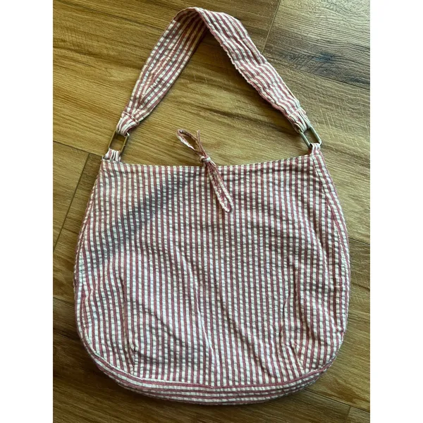 Red White Seersucker Striped Cotton Hobo Bag Navy Lining Zip Pocket Summer Tote - Image 2