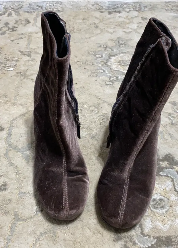 Tribe Kelley Velvet Shoes  - Image 3