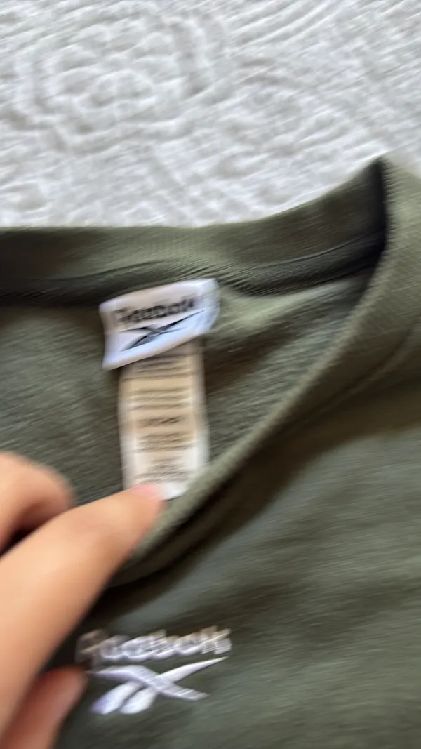 Dark green Reebok crewneck - Image 2