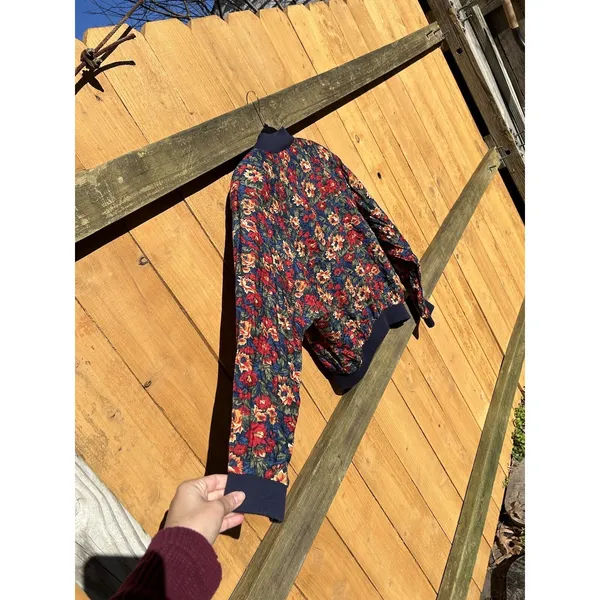Karen Scott Vintage Floral Button Top Shirt‎ Large cottage Blue Red Winter Fall - Image 8