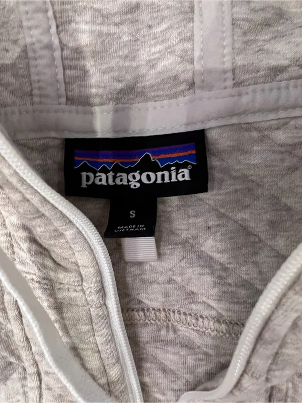 PATAGONIA Women's Cotton Quilt Hoodie Hethered Beige - Image 5